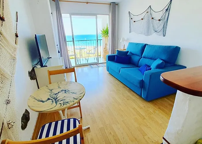 Cozy Beach-Front Studio With Amazing Sea View