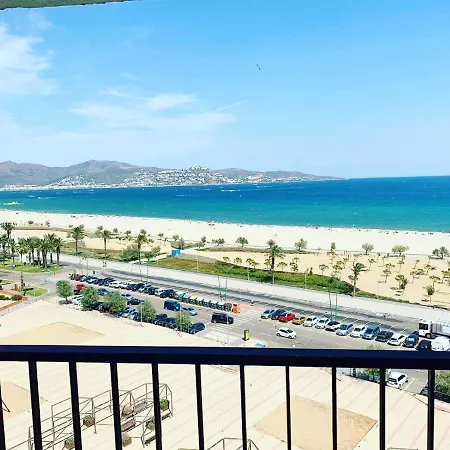 Cozy Beach-Front Studio With Amazing Sea View Empuriabrava Exterior photo