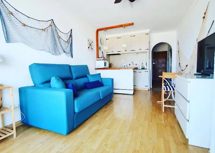 Cozy Beach-Front Studio With Amazing Sea View